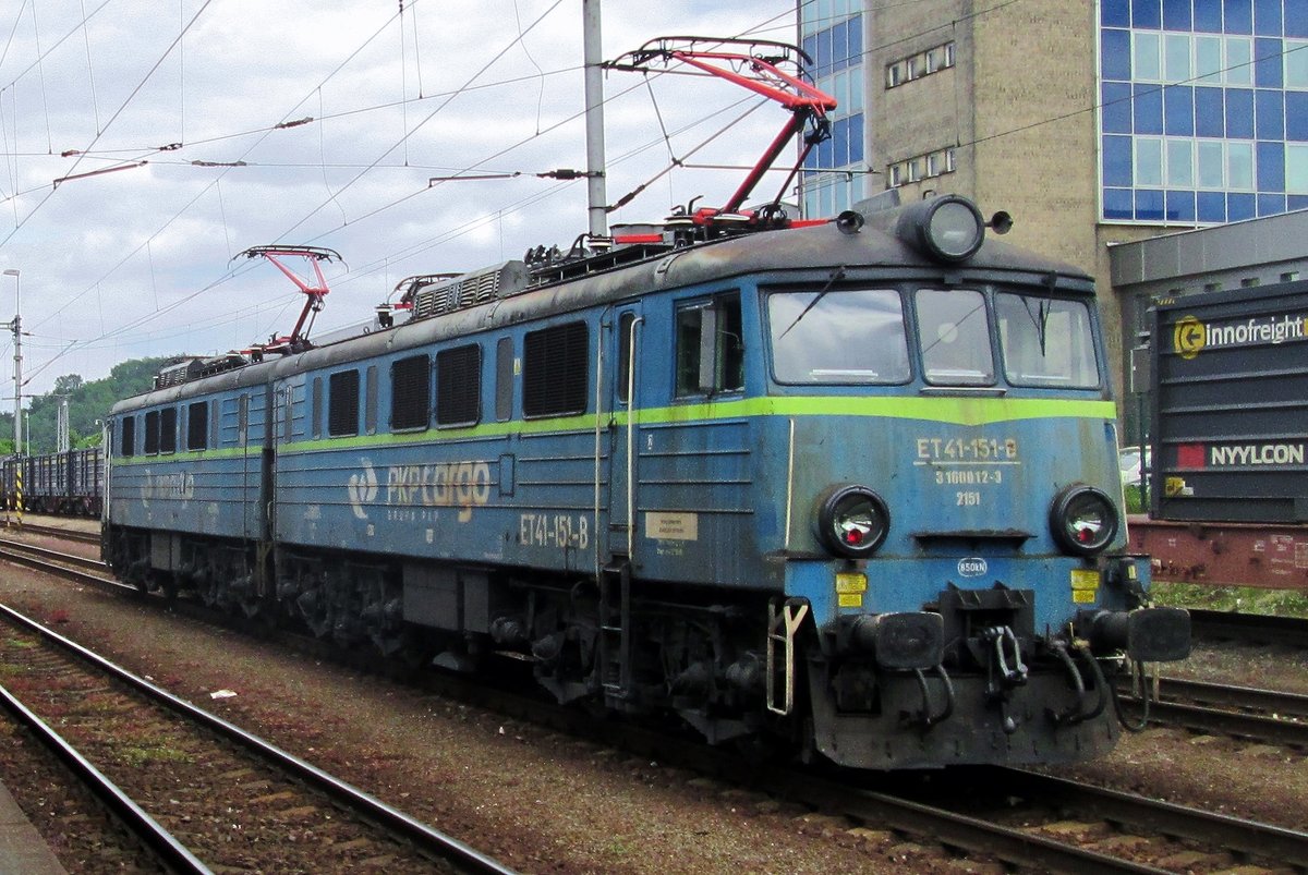 ET41-151 runs solo through Ostrava hl.n. on 26 May 2015.