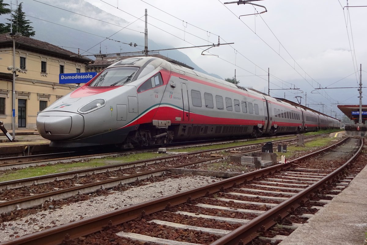 ETR 610 008 quits Domodossola on 27 May 2019.