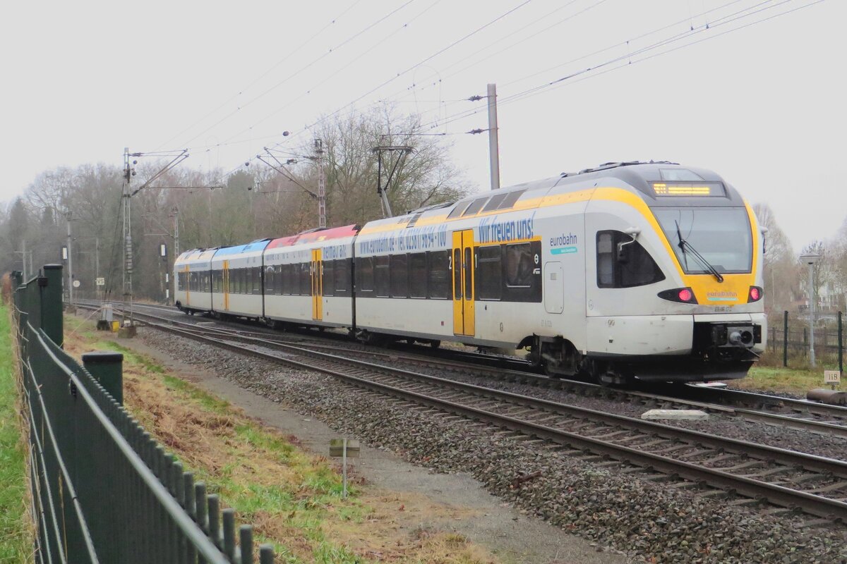 EuroBahn ET6-02 passes Venlo-Vierpaardjes on a grey 17 December 2021.
