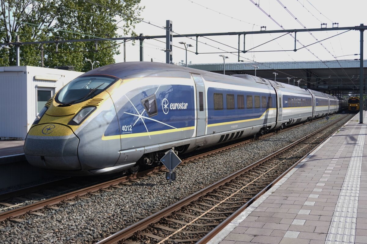 Eurostar Blue 4012 stands at Rotterdam Centraal on 27 April 2026.