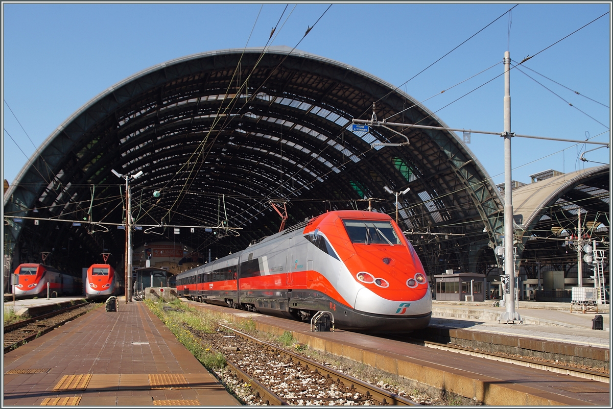 Eurostar ETR 500  Freccia Rossa  in Milano.
05.05.2014