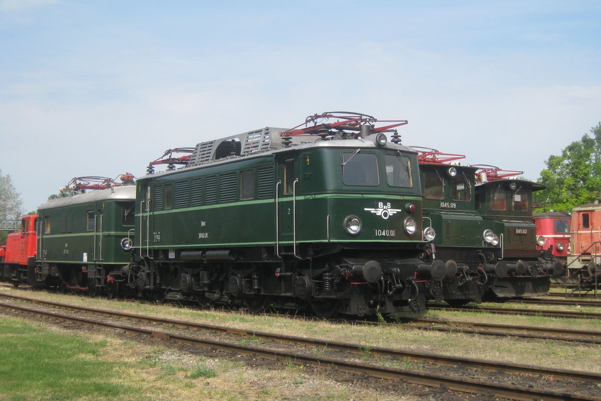Ex-BBÖ 1040.01 stands in the Heizhaus Strasshof on 28 May 2012.