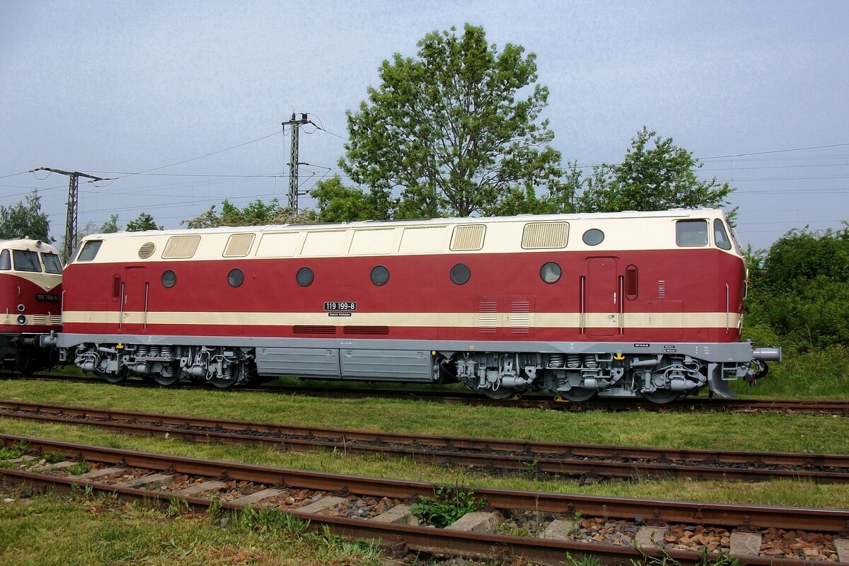 Ex-DR 119 199 stands in the Bw Weimar on 27 May 2008 with the Thüringer Eisenbahnfreunde.
