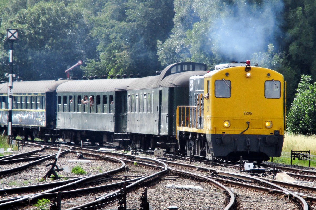 Ex-NS 2205 hauls an extra train to Karkrade out of Simpelveld on 8 July 2017.