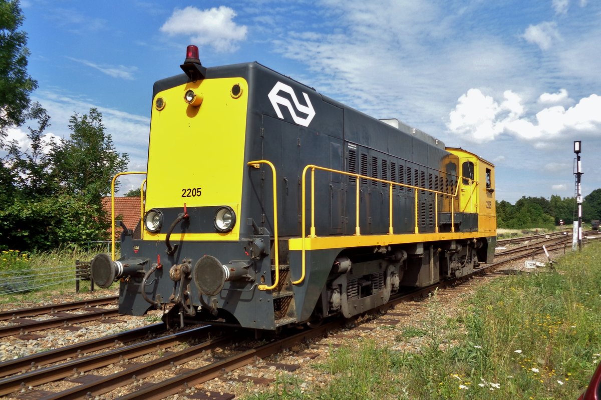 Ex-NS 2205 stands on 8 July 2017 at the ZLSM-headquarters at Simpelveld.