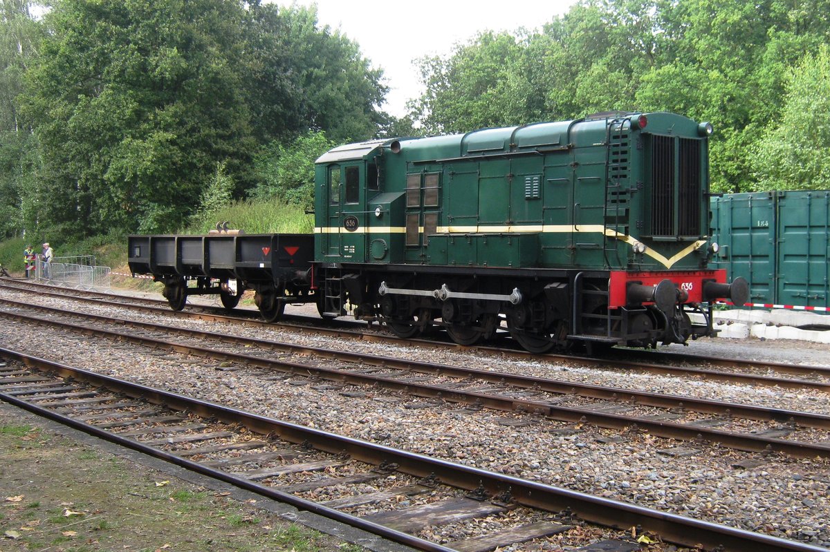 Ex-NS 636 stands in Loenen on 2 September 2012 during the VSM Festival Terug naar Toen (Return to Yonder Past).