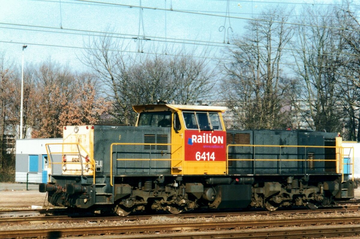 Ex-NS 6414 stands stabled at Sittard on 28 July 2003.