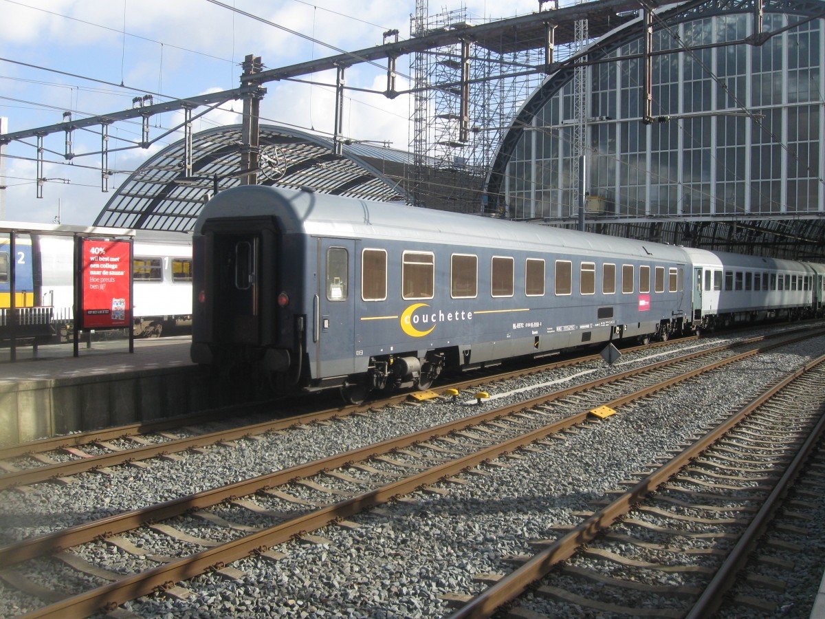 ex-NS Couchette car at the end of an empty stock working at Amsterdam, 01/03/2015.