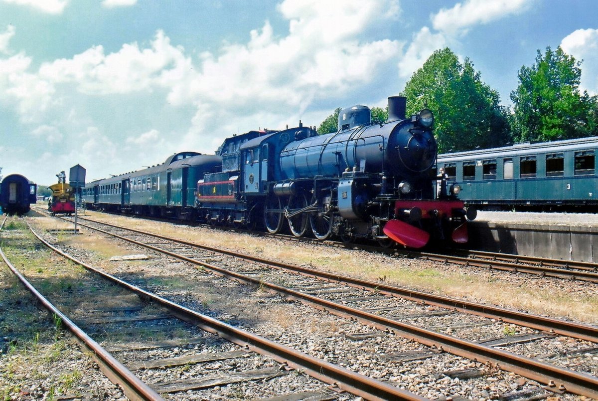 Ex SJ 1220 stands with a ZLSM steam train ready for departure at Simpelveld on 11 July 2010.