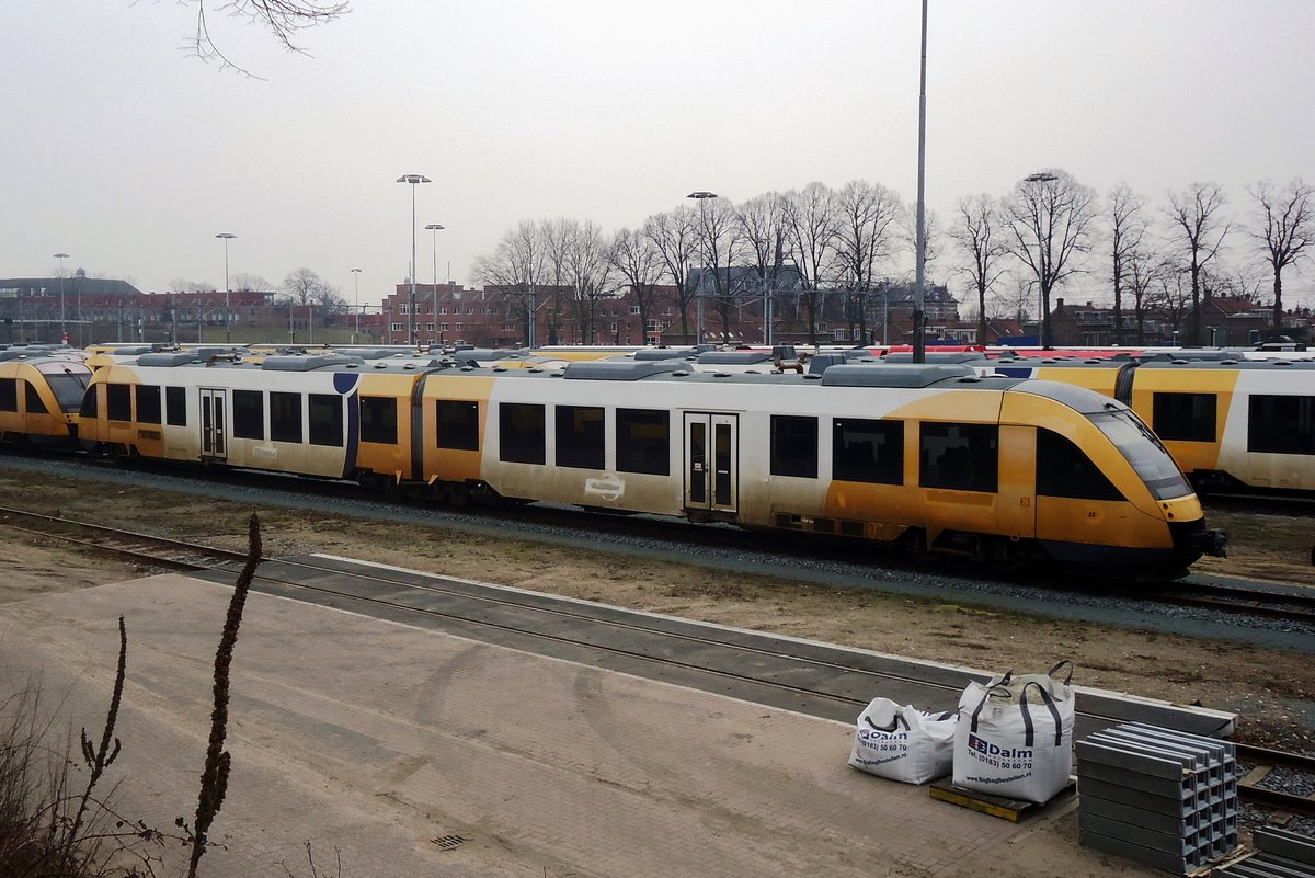 Ex-Syntus 32 -which already lost her markings- stands sidelined at Arnhem-Berg on 28 March 2013, the first day of Arriva operations on the network, that used to be Syntus territory.