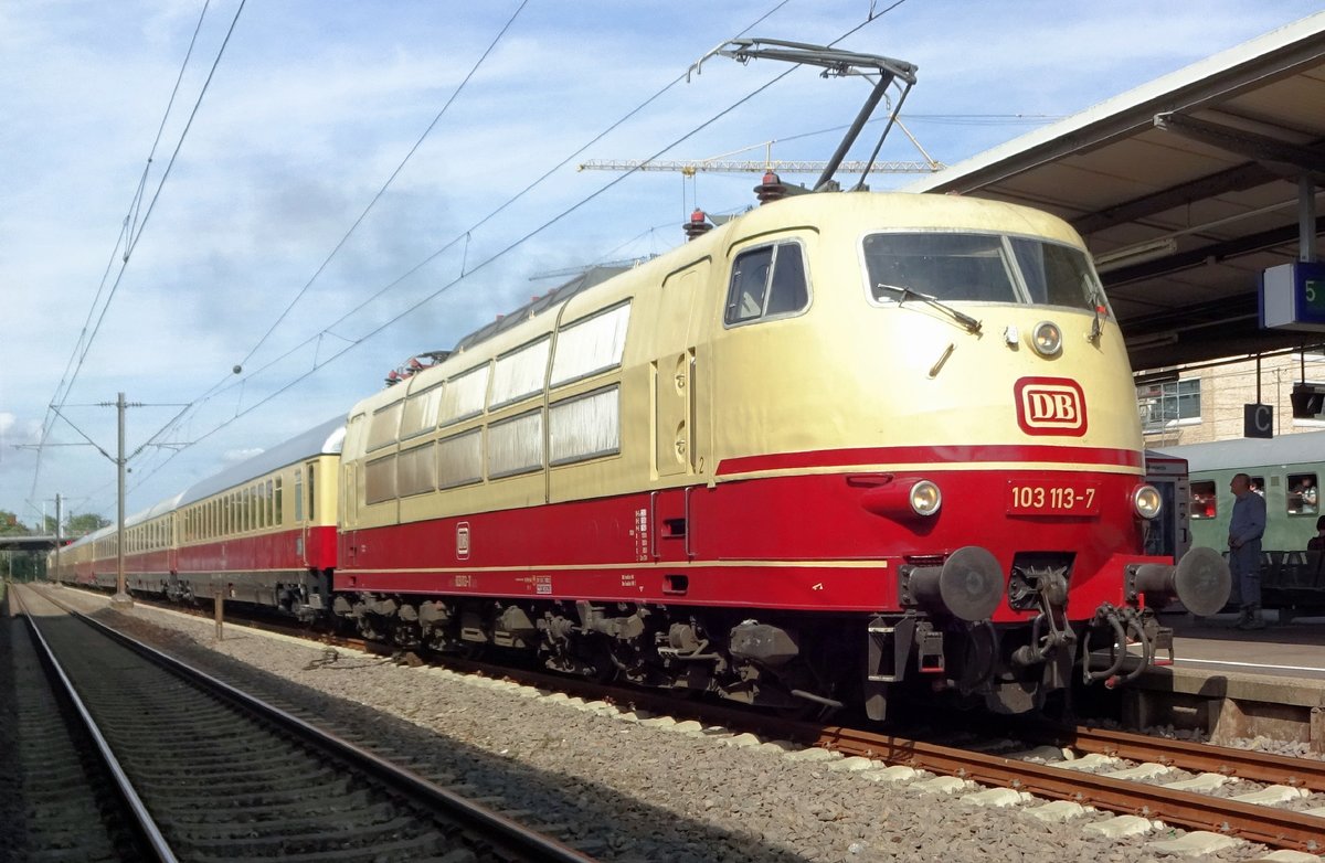 Extra TEE train with 103 113 stands at Göppingen on 14 September 2019.