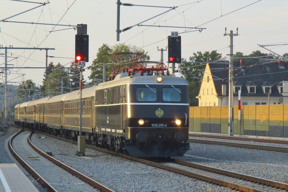Extra train with 1010.015 speeds through Schärding on 6 May 2017.