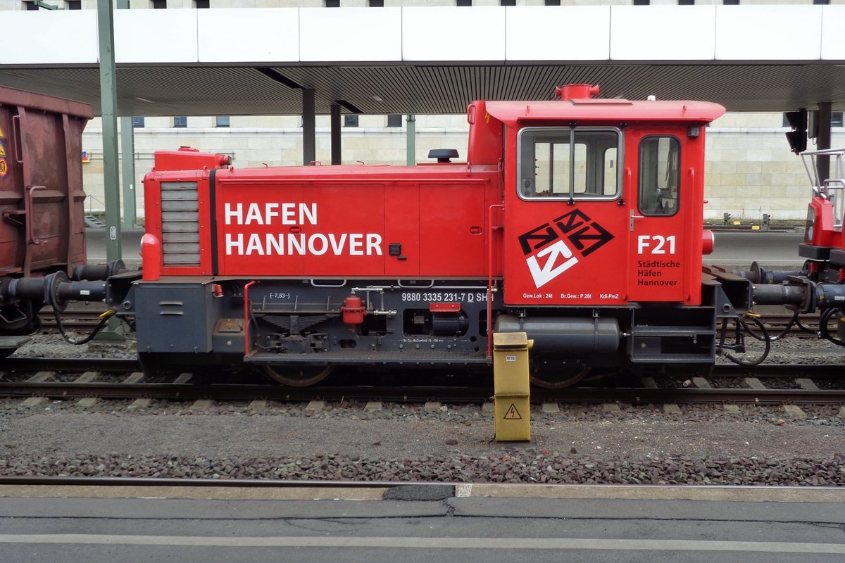 F-21 of Hafen Hannover stands at Hannover Hbf on 10 April 2017.
