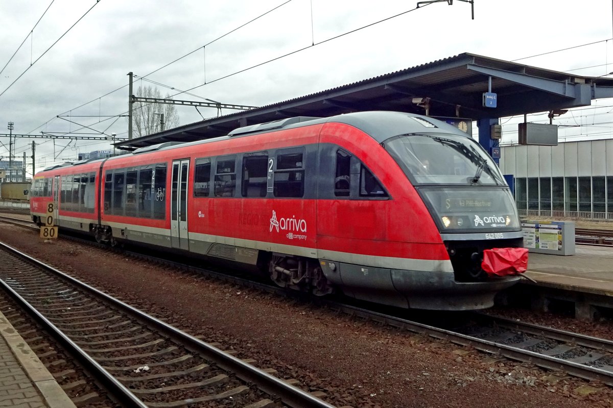 Family Business? DB daughter Arriva 642 005 tests herself at Praha-Liben on 22 February 2020.