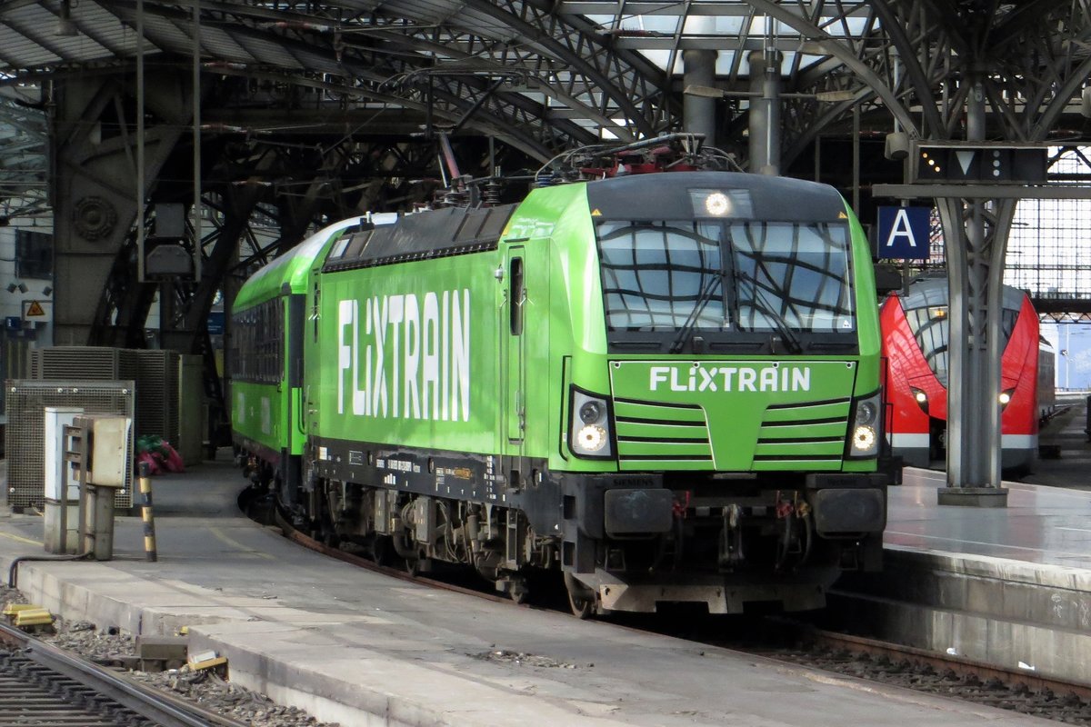 FlixTrain 193 861 calls at Köln Hbf on 24 September 2020.