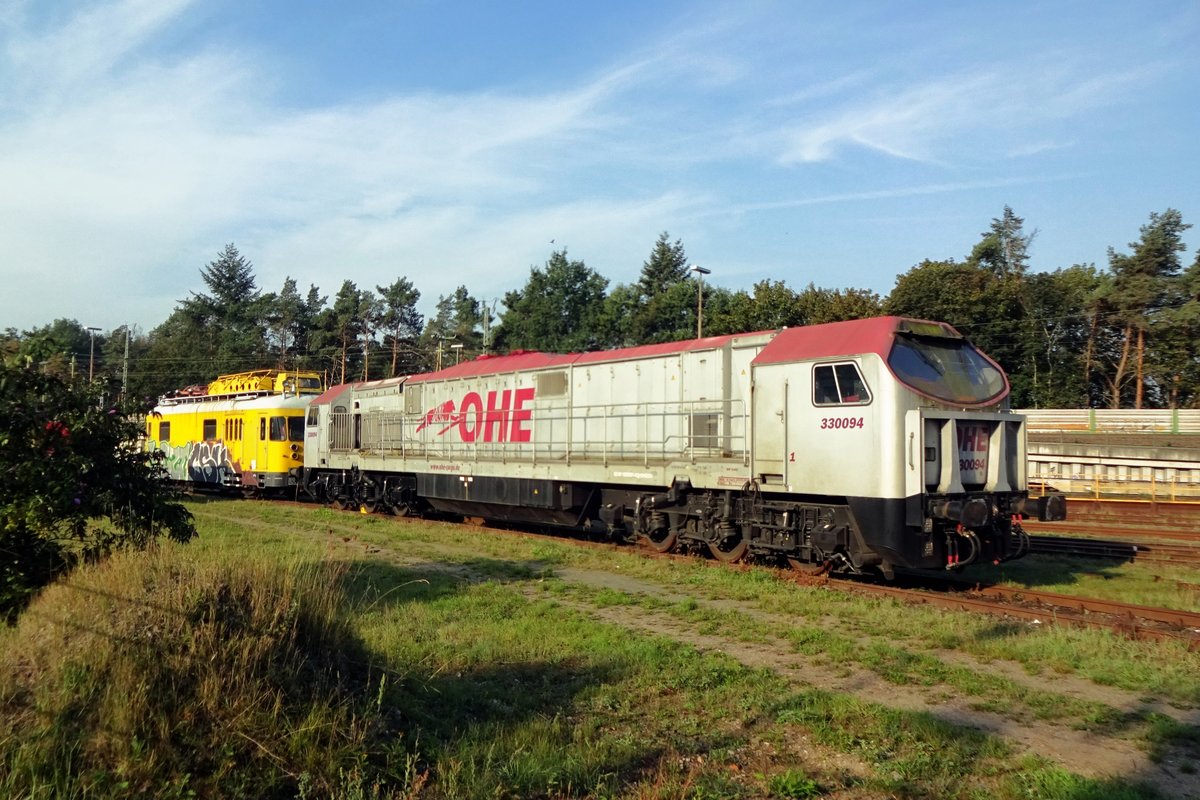 Former Blue Tiger 250 001/330094 of OHE stands at Celle on 16 September 2020. The build-up at the loco's cabs were ment to inforce the loco in case of a collision.