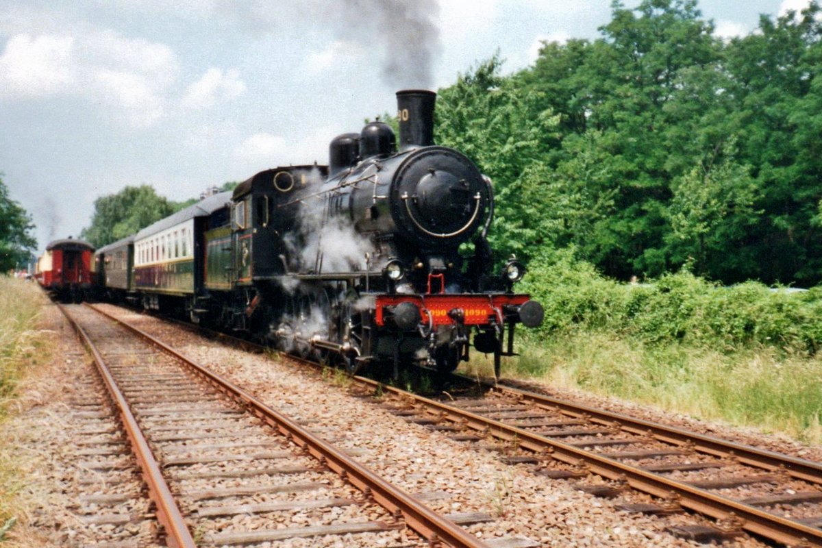 Former SJ 1090 departs on 12 July 1999 with a steam train from Schin-op-Geul. Sadly, this nice engine is out of order for more than a decade.