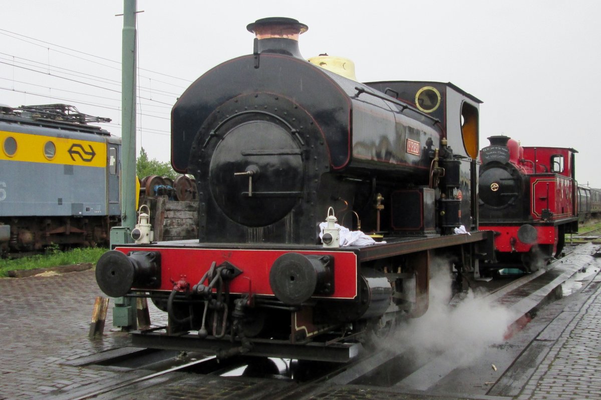 FRED, a.k.a. 16, owned by the Stoomcentrum Maldegem, was guest at the Stoomtram Goes-Borssele in the Netherlands on 14 May 2015.