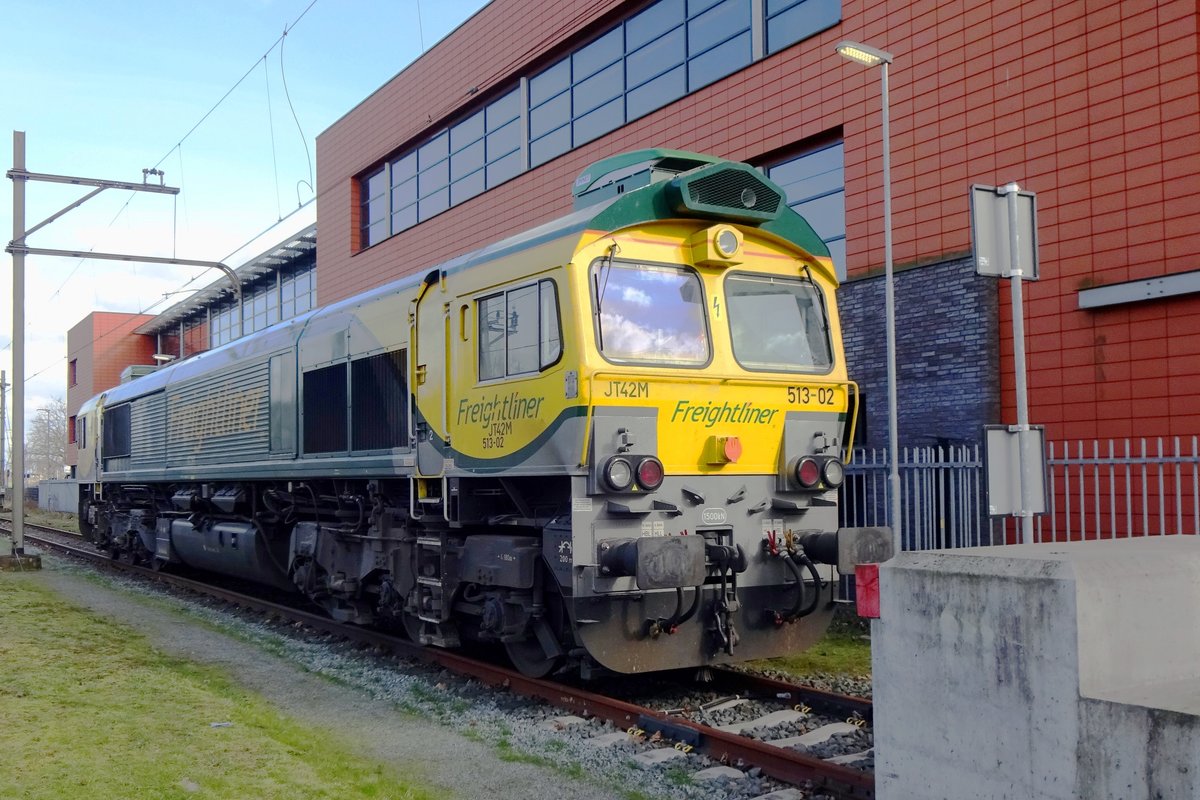 Freightliner 513-02 stands at Oss on 23 February 2021.