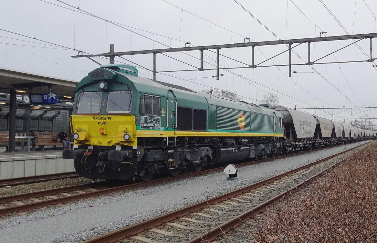 Freightliner PB02 is about to bank a cereals train out of Oss on 15 March 2022. 