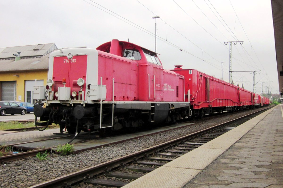 Frog's view on 714 013 at Fulda on 31 May 2012.
