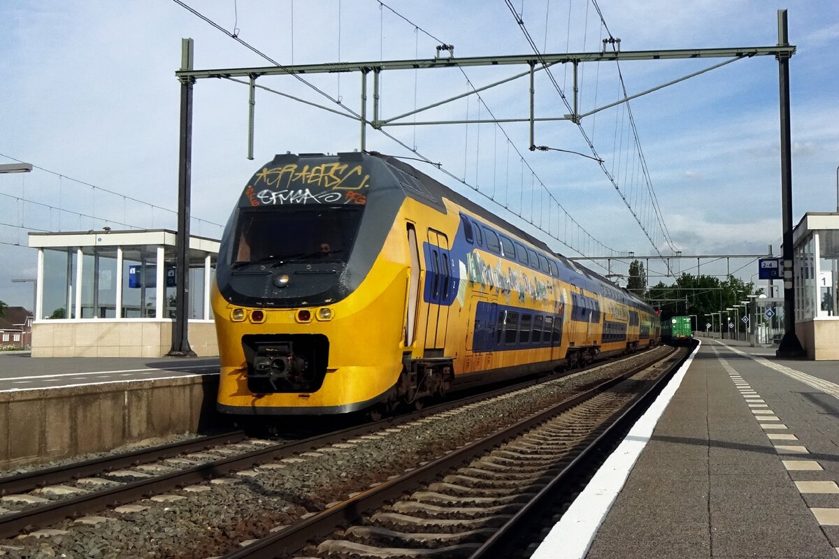 Frog's  view on 9514 at Blerick on 28 May 2021.