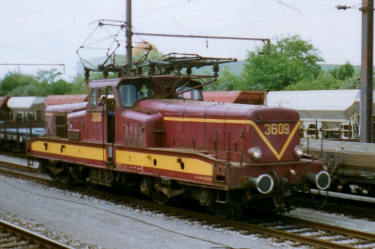 From an IR Norddeich-Luxembourg, CFL 3609 was shot at Wasserbillig on 23 July 1998.