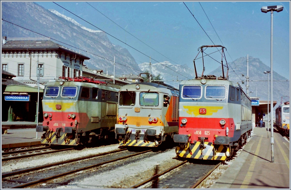 FS E 656 108, D 445 1106 and E 656 025 in Domodossola.
Spring 1993