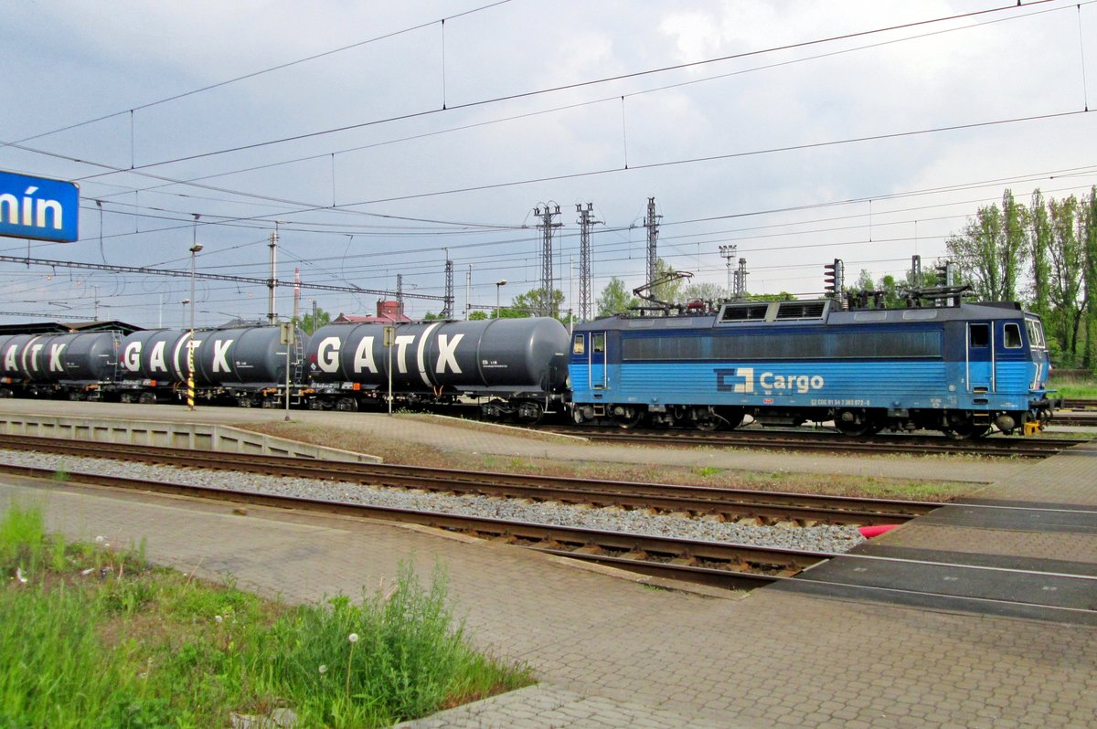 GATX tank train, hauled by 363 072, passes through Bohumin on 3 May 2016.