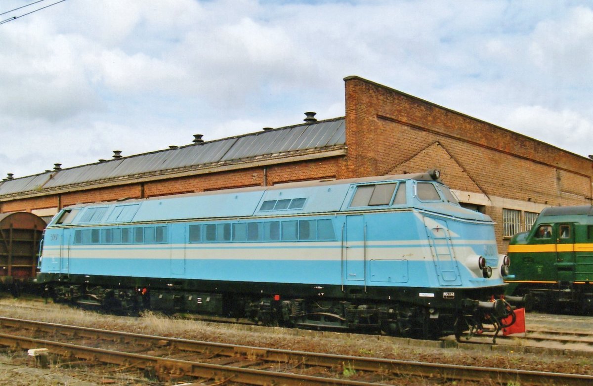 Gone is experimental 5001, here seen on 12 September 2009 at the RetroTrain base of PFT-TSP in Saint-Ghislain.