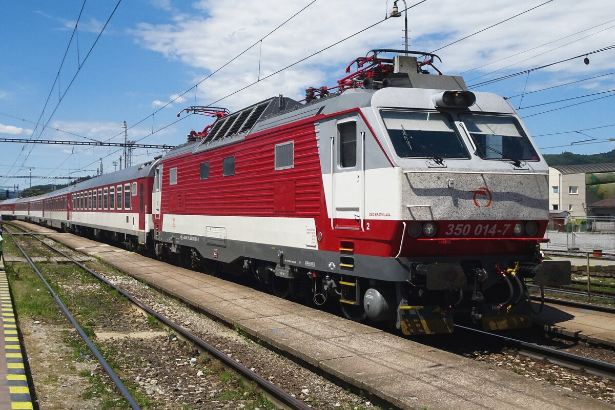 Gorilla 350 014 calls at Zilina with a fast train to Kosice on 22 June 2022.