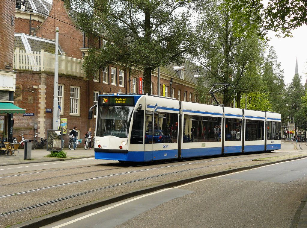 GVBA tram 2028 Nieuwezijds Voorburgwal Amsterdam 31-07-2011.