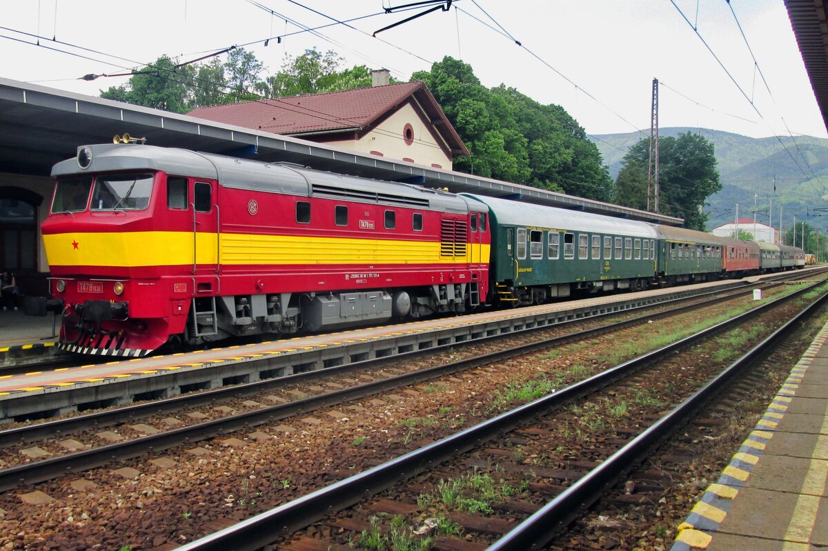 Hauling an extra train from Zilina,  T478 1131 calls at Vrutky on 30 May 2015.