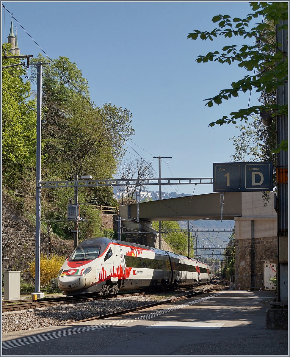 he SBB ETR 610 RABe 503 022-7  Johann Wolfgang von Goethe  on the way to Milano in Vevey.
20.04.2018