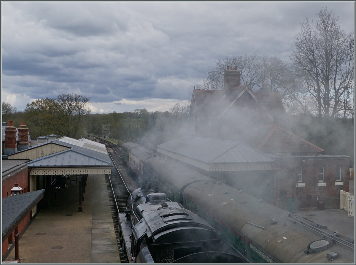 Heavy steam wiht the Bluebell Railway 73082 in Sheffield Park.


23.04.2016