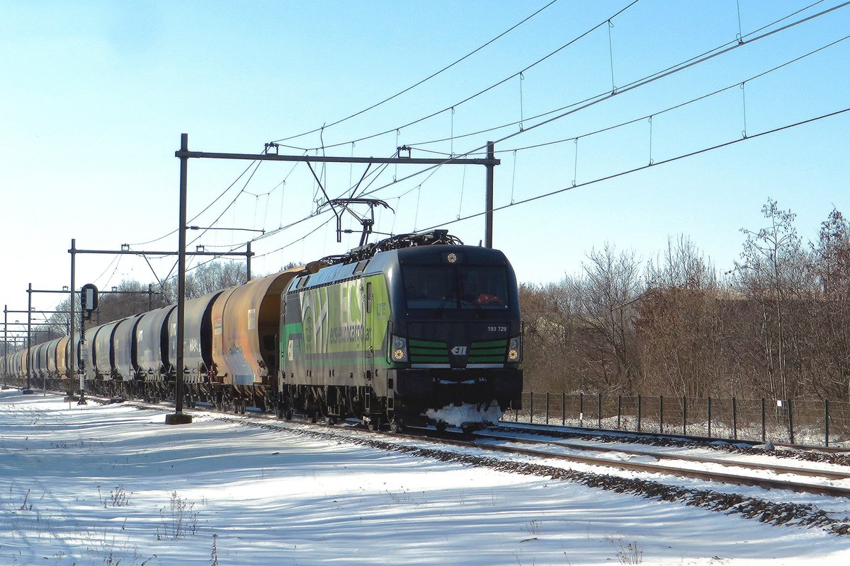Highlight of 11 February 2021 was a cereals train headed by LTE 193 729 seen here at Alverna. 