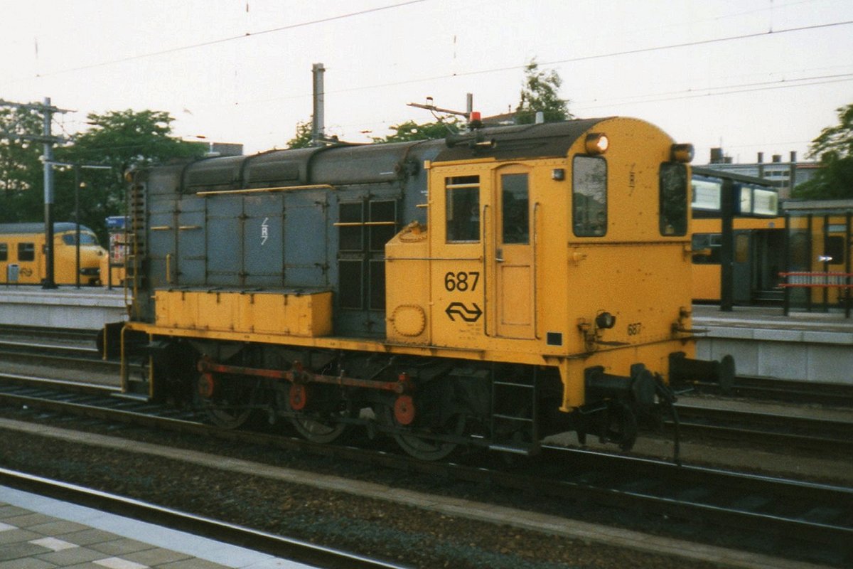 Hippel NS 687 stands at Venlo on 24 October 1998.