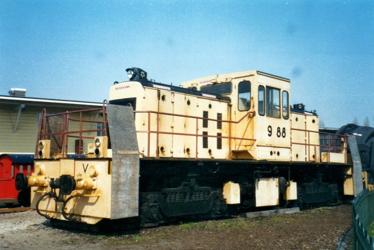 Hoogovens IJmuiden (later Corus, now Tata Steel) 988 stands at the NSM Railway Museum in Utrecht Maliebaan and was seen on 1 August 1995.