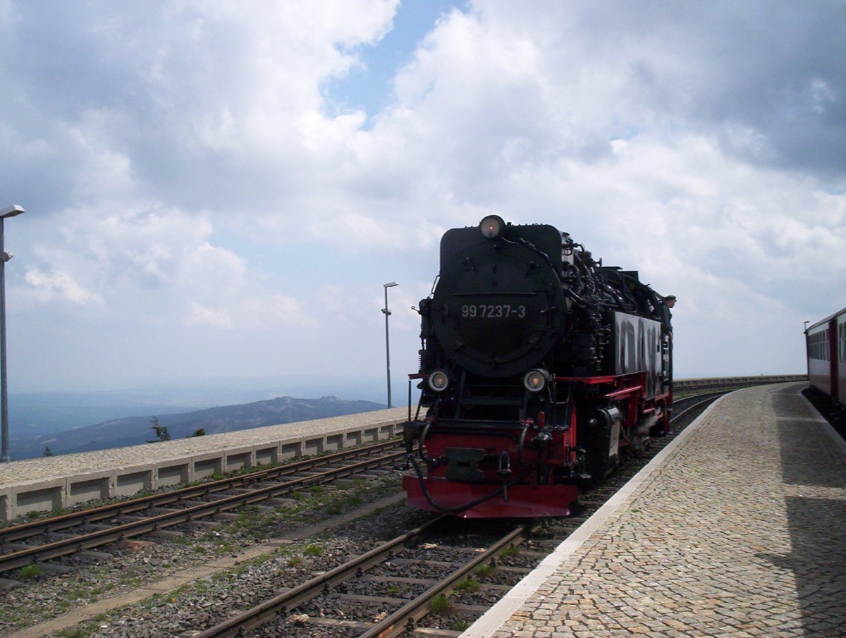 HSB 99-7237 at Brocken Station, May 2013.