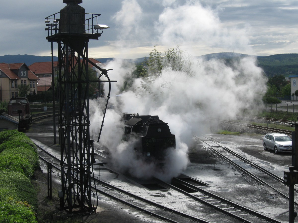 HSB 99-7237 giving quite the show at Werningerode Depot, May 2013. 