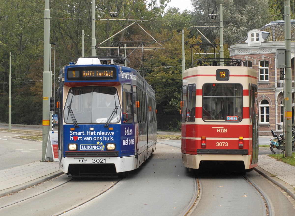 HTM 3021 passing HTM 3073 in Delft.

Date: 9. October 2011.