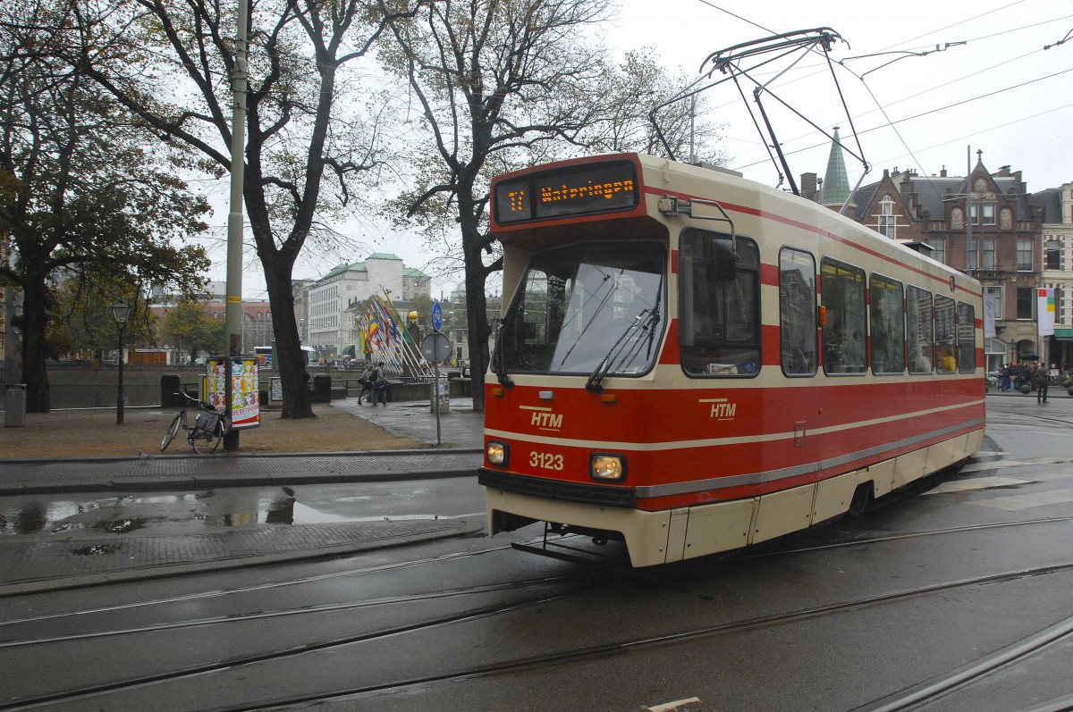 HTM 3123 to Wateringen in The Hague.

Date: 8. October 2011.