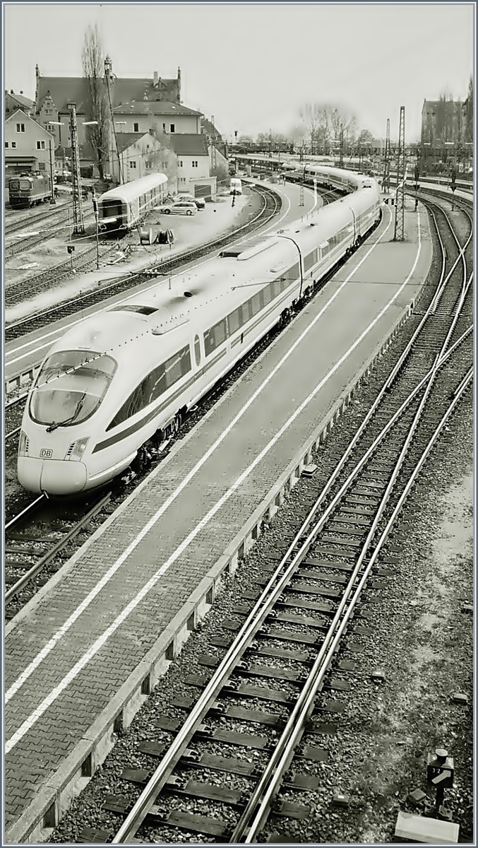 ICE 195 Zürich - München in Lindau Hbf in the spring 2003 (APS-picture)