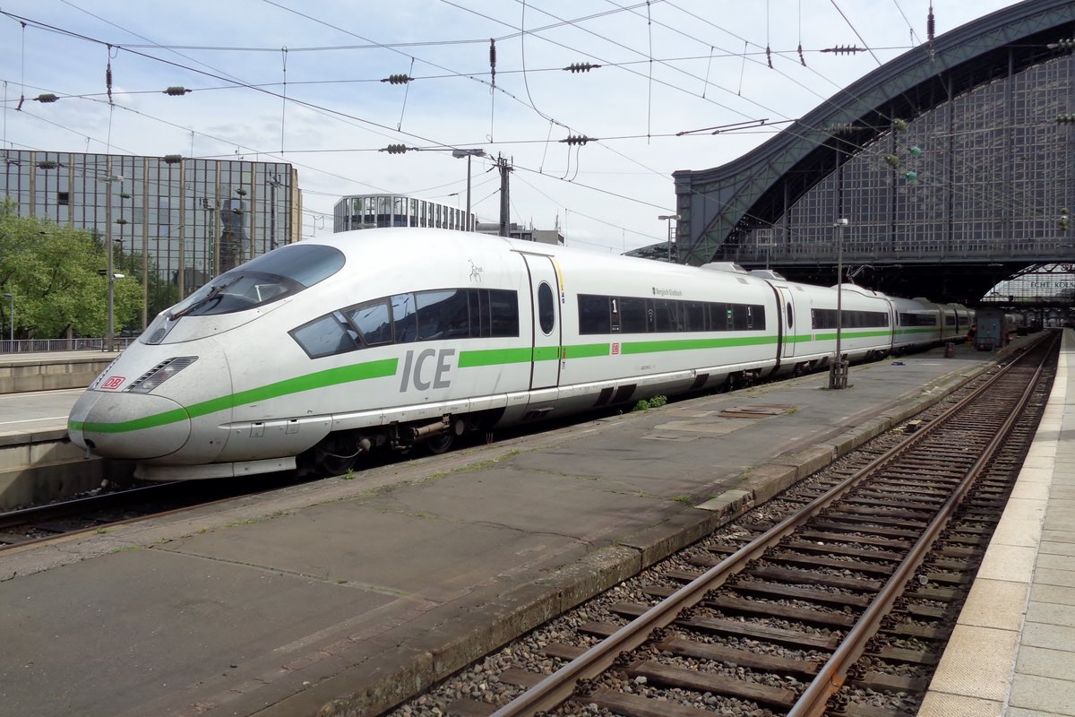 ICE 403 019 stands in Köln Hbf on 27 April 2018.