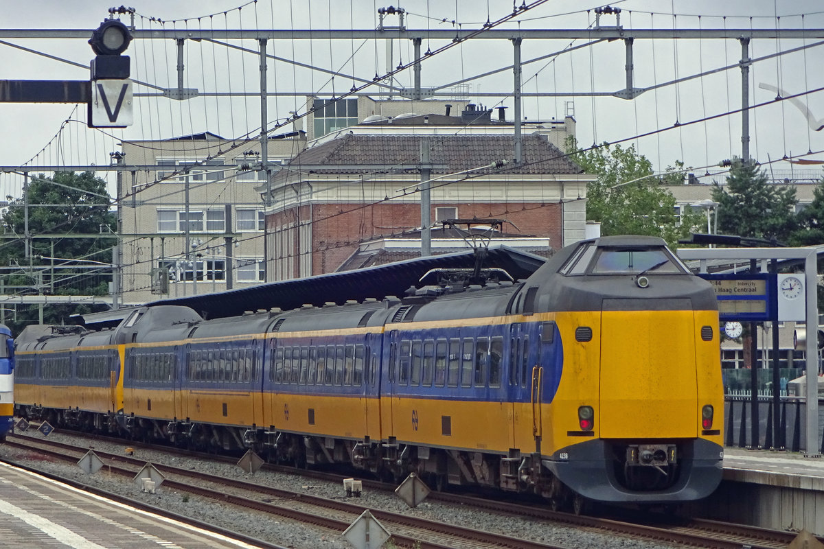 ICM 4238 calls at Apeldoorn on 15 July 2019.