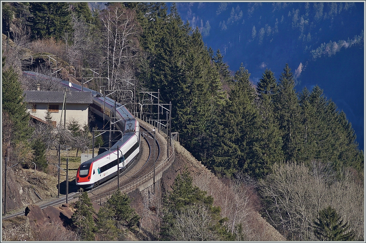 ICN 638 from Basel to Lugano near Wassen. 
14.03.2014