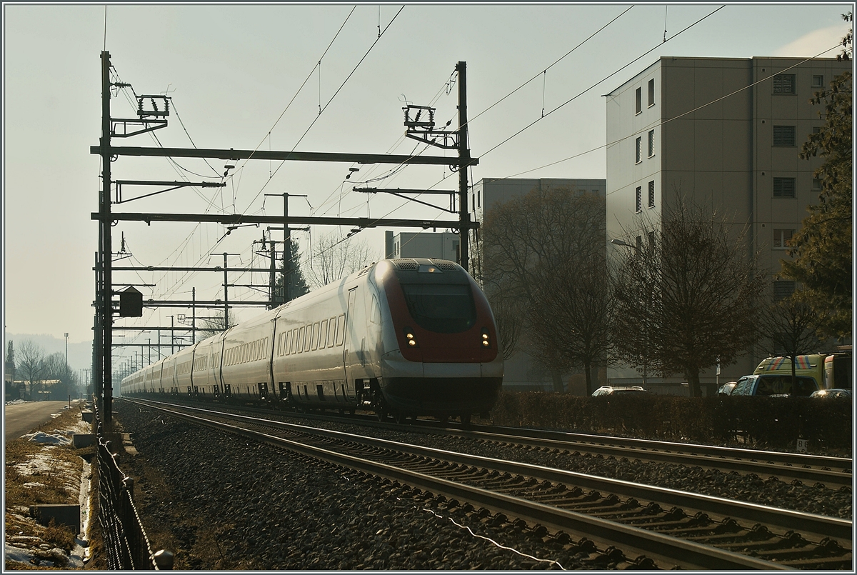 ICN service to St Gallen by Grenchen in the winterlight.
24.02.2012