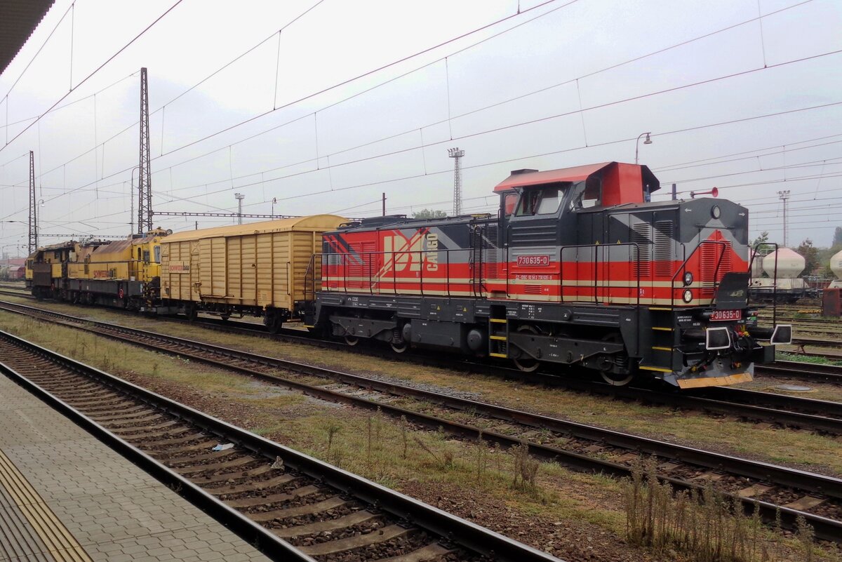 IDS Cargo 730 635 shunts at Pardubice on 14 September 2018.