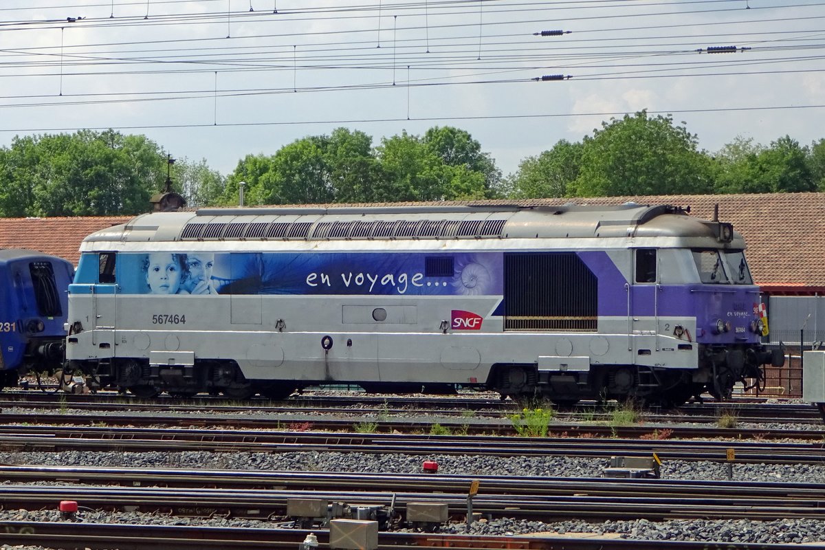 In En Voyages... paint, 67464 stands at Strasbourg on 30 May 2019.