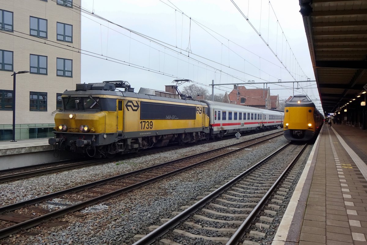 In perhaps her last year of service, NS 1739 stands at Deventer on 2 December 2020.